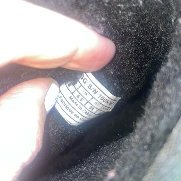 UGG Black Classic leather black boots 8M little wear matte retails $199 - Picture 2 of 10